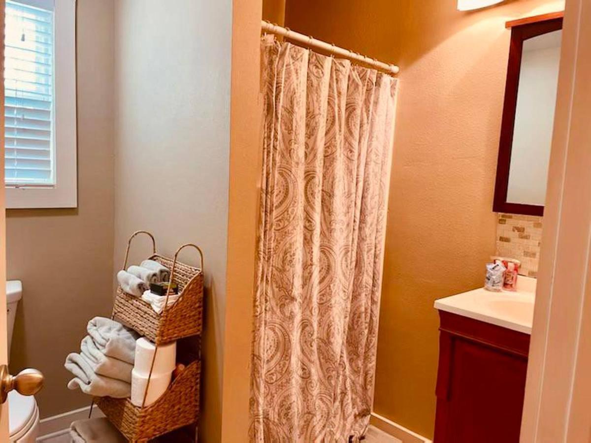 Elm Street Cottage Сегин Экстерьер фото